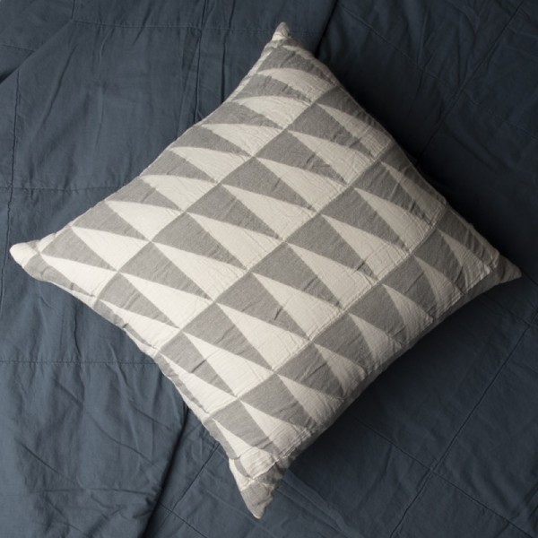 Cushion cover 50x50 Uno Alvaro2 Triangle color Ecru-Pearl