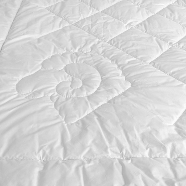 Bettdecke für französisches Bett aus reiner Argali-Wolle von DaunenStep - HALBSEASON