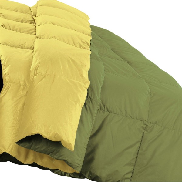 Couette en plumes bicolore pour lit une place et demie DaunenStep Duna Kiwi couleur jaune/vert clair CLASSIC WINTER