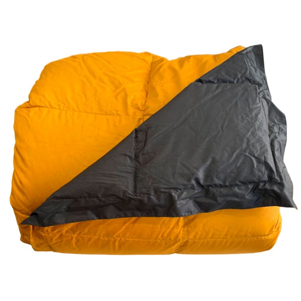Couette en plumes bicolore pour lit une place et demie DaunenStep Duna CLASSIC WINTER couleur orange/noir