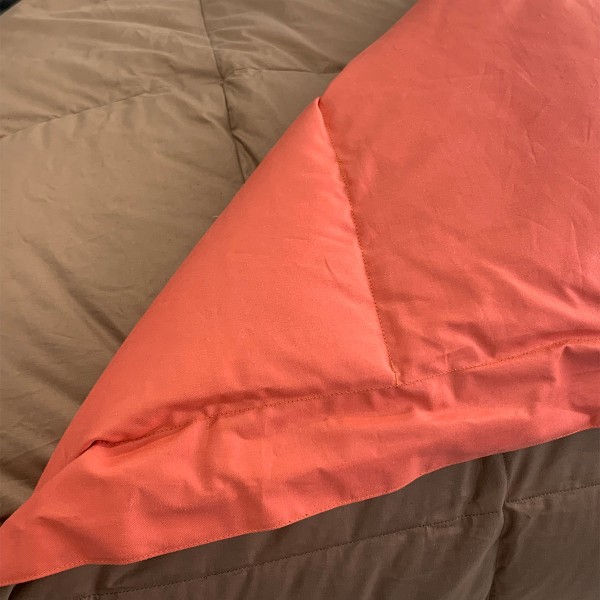 Bettdecke aus Daunen in Bicolor für Doppelbett von DaunenStep Duna CLASSIC WINTER in Braun/Rot